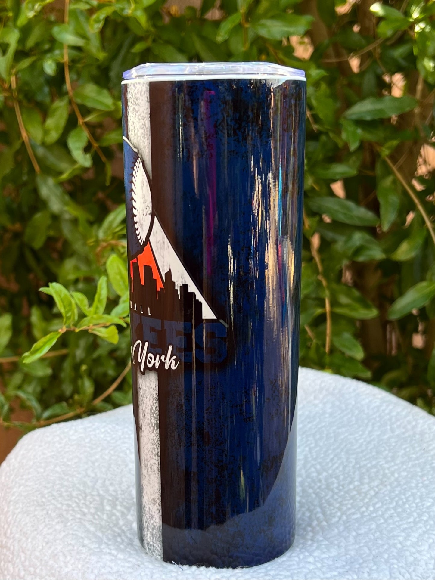 Yankees Tumbler (Glare is bad in photos)